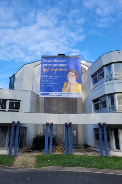 Signalétique bâche / toile tendue pour évènement